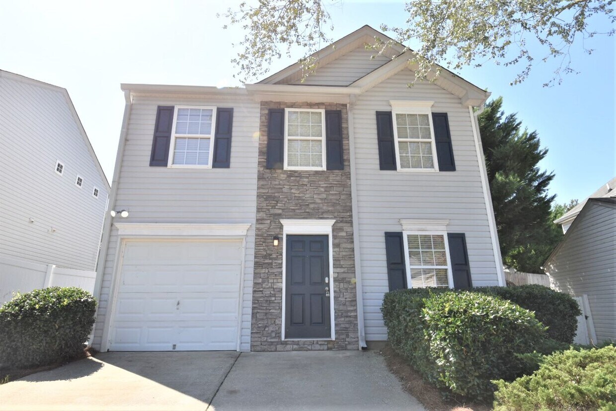 408 Royal Oak Dr House Rental in Acworth, GA