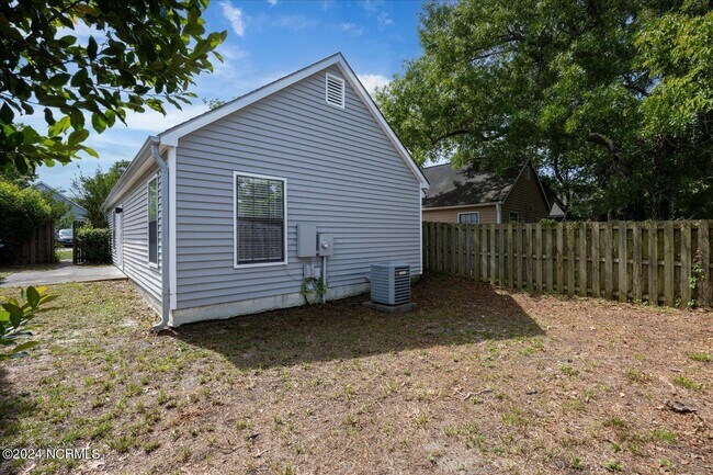 Building Photo - Like new home for rent - Completely renova...