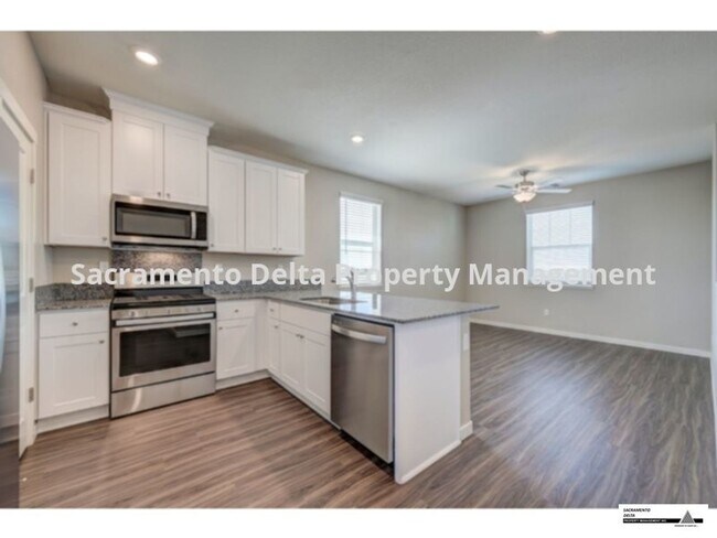 Foto del edificio - 2bed/2.5bath Model Home in West Sac Develo...