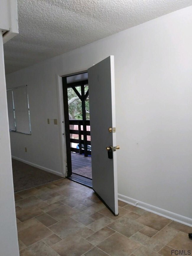 Building Photo - 16 Ewing St