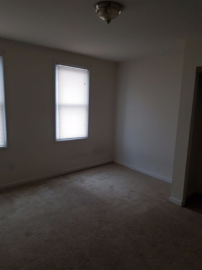 Foto del edificio - Point breeze house for rent