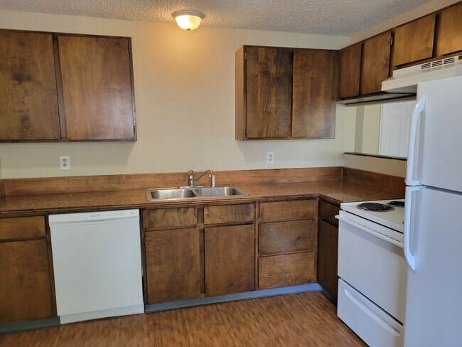 Kitchen - 1930 Dorothy Ave