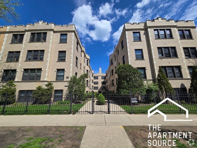 Building Photo - 4519 N Paulina St