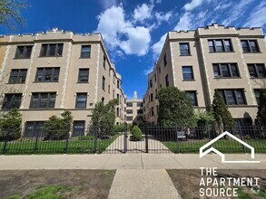 Building Photo - 4519 N Paulina St