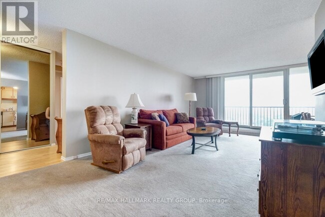 Building Photo - 665 Bathgate Dr