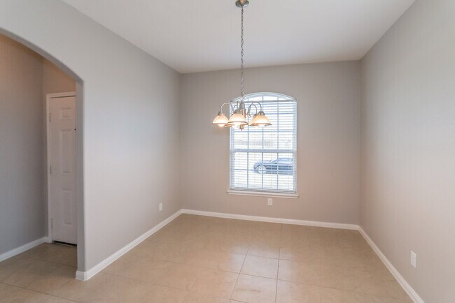 Foto del edificio - 2120 Foxglove Ct