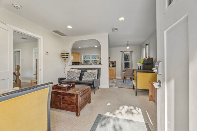 Foto del edificio - 512 Bouldin Ave