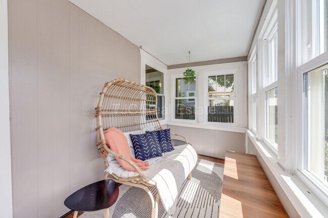 Foto del edificio - 4907 Grove St