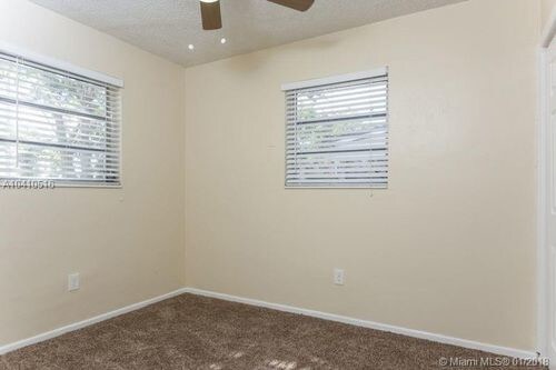 Foto del edificio - 4970 SW 6th St