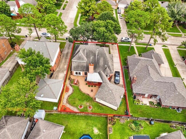 Foto del edificio - 17335 Meadow Heights Dr