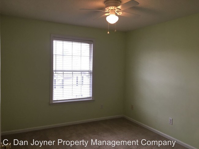 Building Photo - 206 Pelham Square Way