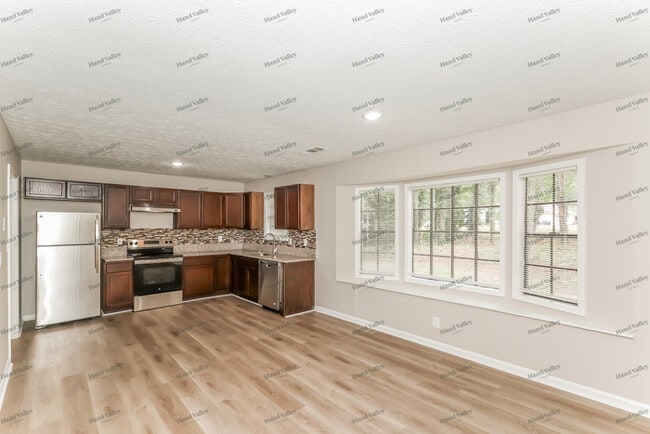 Building Photo - 621 Blue Flag Ln