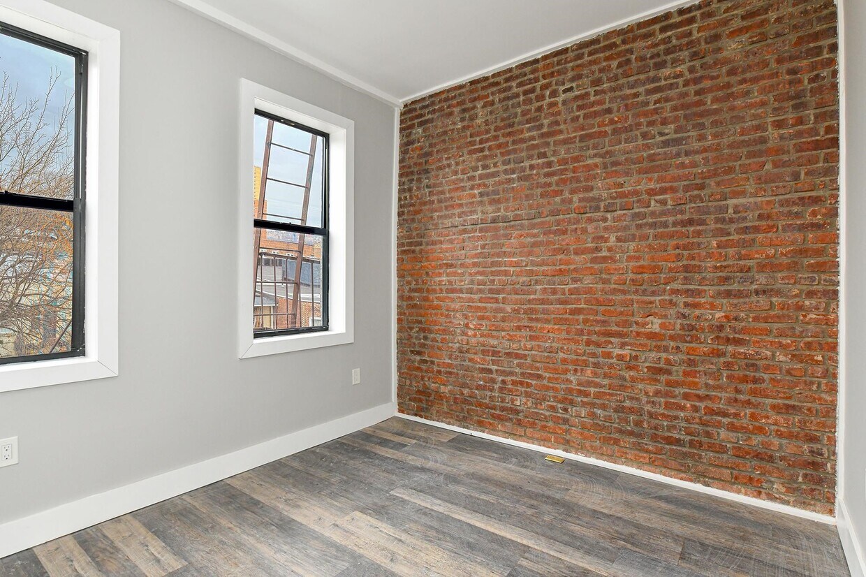 Building Photo - 30 63rd St