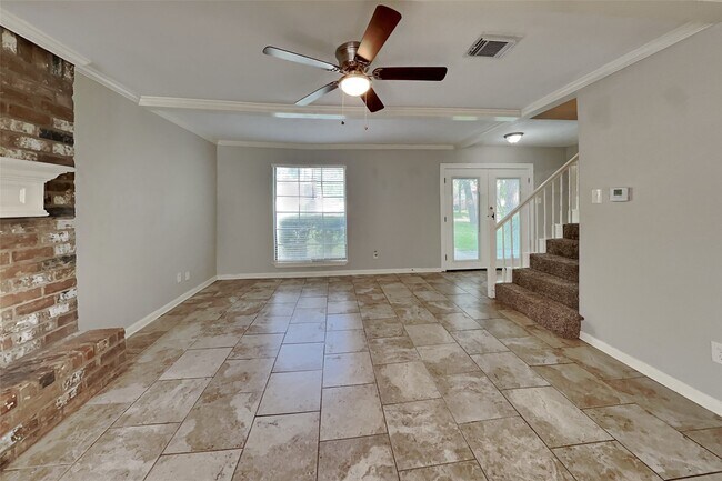 Foto del edificio - 14922 Spring Lake Dr