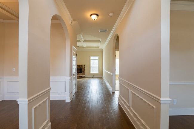 Foto del edificio - 1037 Dietrich Ln