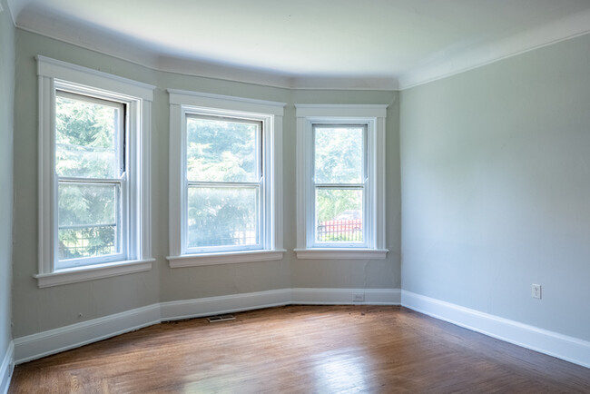 Building Photo - Beautiful Home in Cincinnati