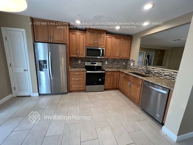 Building Photo - 15709 W Watson Ln