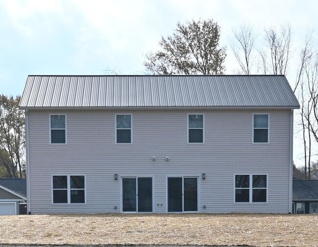 Building Photo - 132 Brushwood Dr