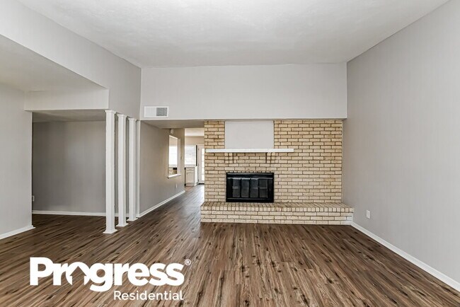 Foto del edificio - 413 Everest Ct