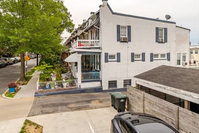 Foto del edificio - 1417 Montello Ave NE