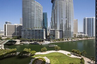 Building Photo - 475 Brickell Ave