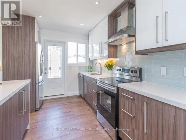 Photo du bâtiment - 112 Murray Dr