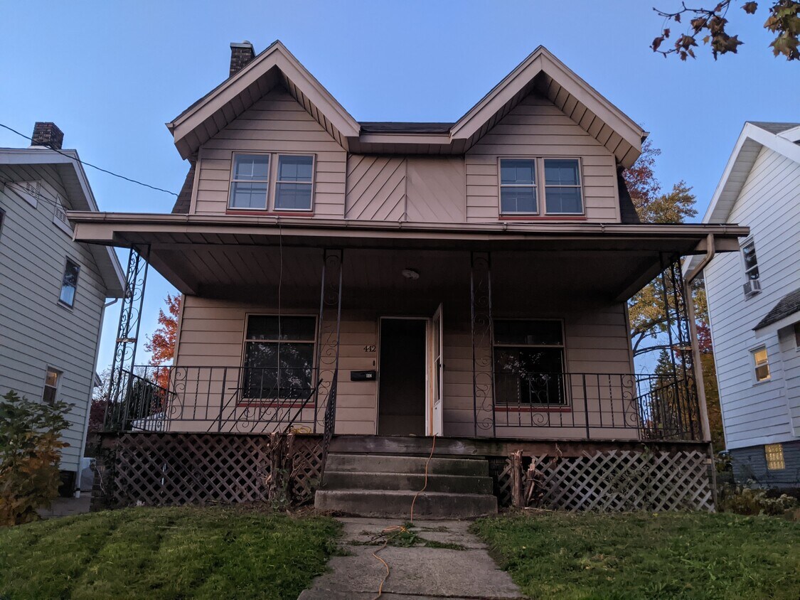 442 E Prospect St, Girard, OH 44420 House Rental in Girard, OH