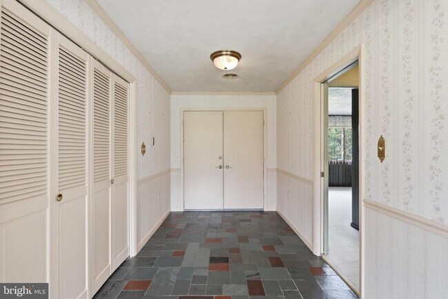 Building Photo - 11475 Pine Hill Dr
