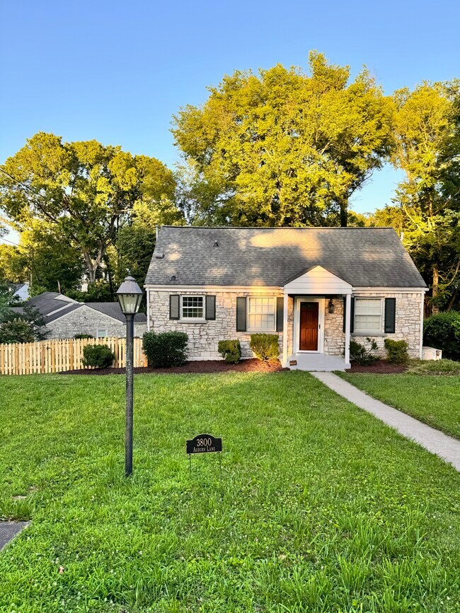 Foto del edificio - 3800 Auburn Ln