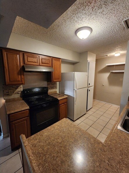 Building Photo - 5022 Collingwood Dr