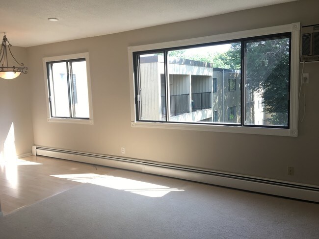 Building Photo - 4101 Parklawn Ave