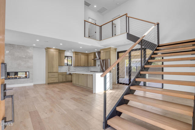 Foto del edificio - 611 W Claremont St