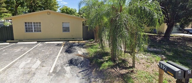 Building Photo - 932 NW 3rd Ave