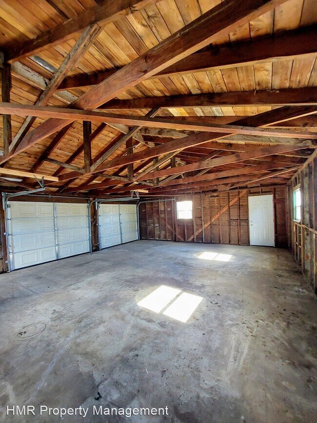 Building Photo - 3 br, 1 bath House - 11054 Pipeline Ave