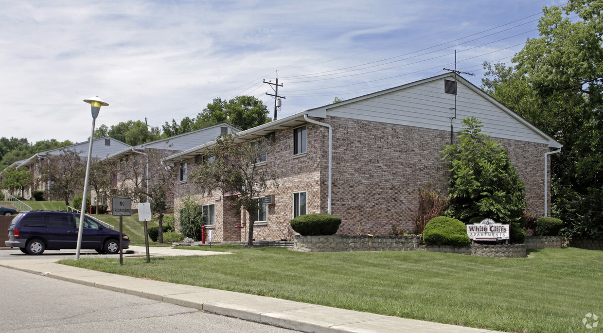 Clean Landscaping - White Cliff Apartments