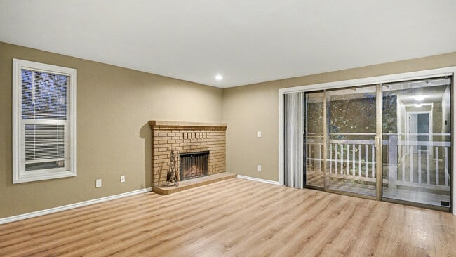 Foto del edificio - 19828 Military Rd S