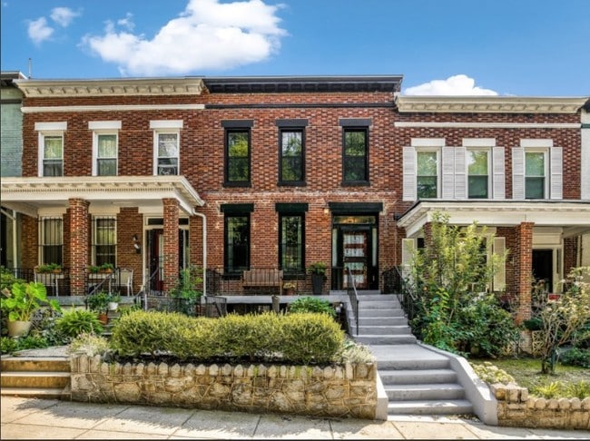 Martinizando - 35 V St NE