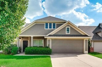 Building Photo - 9909 Half Moon Dr