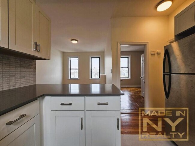 Building Photo - 1 bedroom in ASTORIA NY 11103