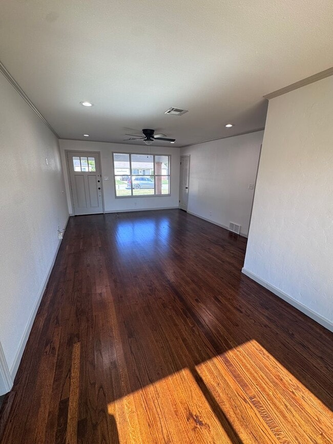 Foto del edificio - Updated Midtown Bungalow Charmer! 2 Bed 1 ...