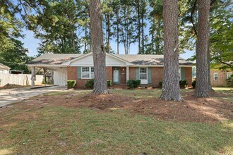Building Photo - 1821 Oakdale Dr W