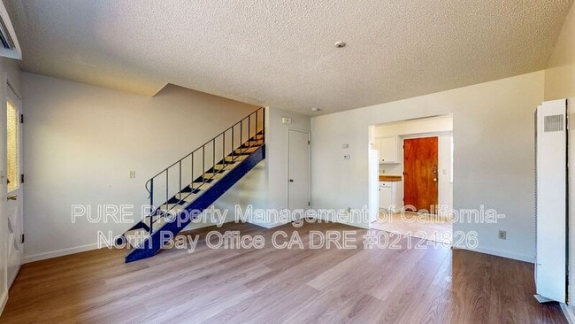 Building Photo - 1325 Edwards Ave
