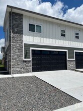 Building Photo - 214 Miller Ln