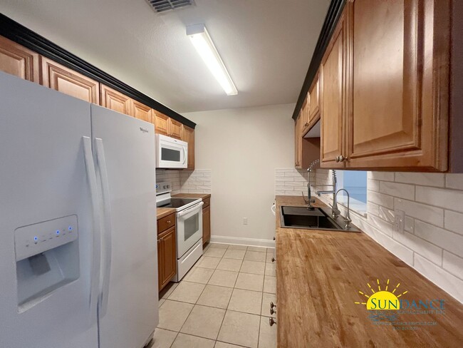 Foto del edificio - Great 2 Bedroom Townhouse in Crestview!