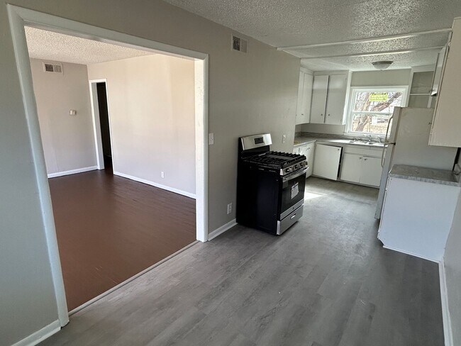 Foto del edificio - 3 Bedroom!