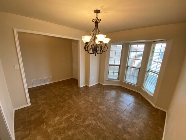 Dining room - 5503 108th St
