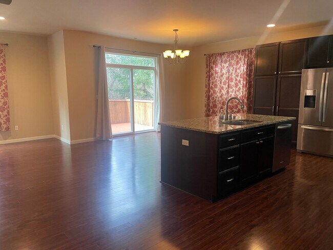 Foto del edificio - Beautiful 4BR Lacey home