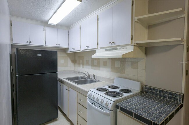 Foto del edificio - 9610 N 12th St