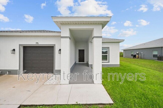 Foto del edificio - 713/715 Homer ave S