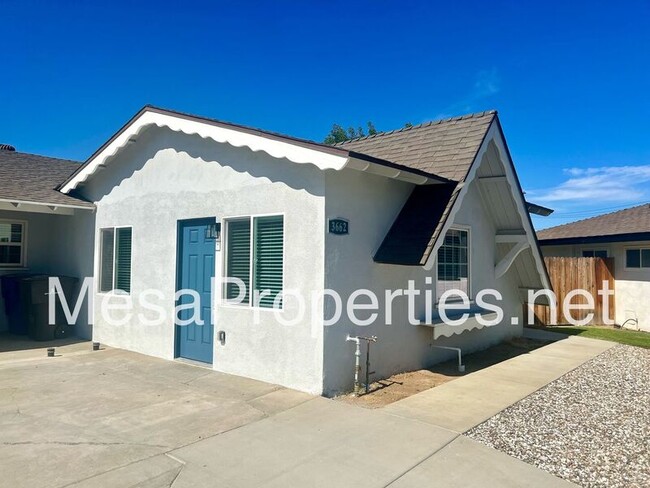 Building Photo - 3662 Chateau Ct